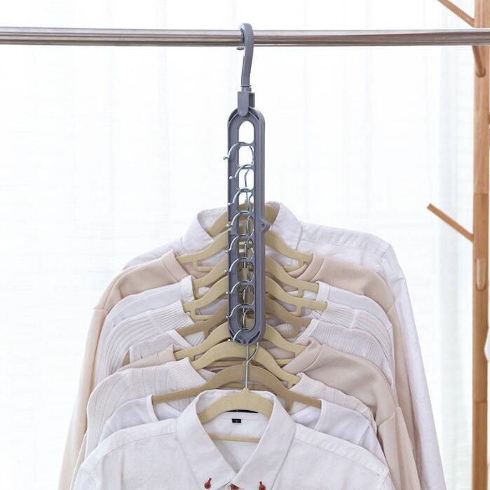 Cabide de Roupa em Plástico com Gancho para Armazenamento