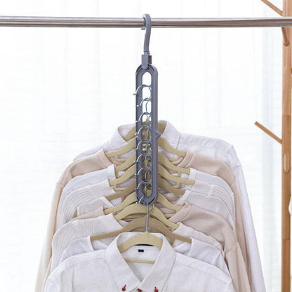 Cabide de Roupa em Plástico com Gancho para Armazenamento
